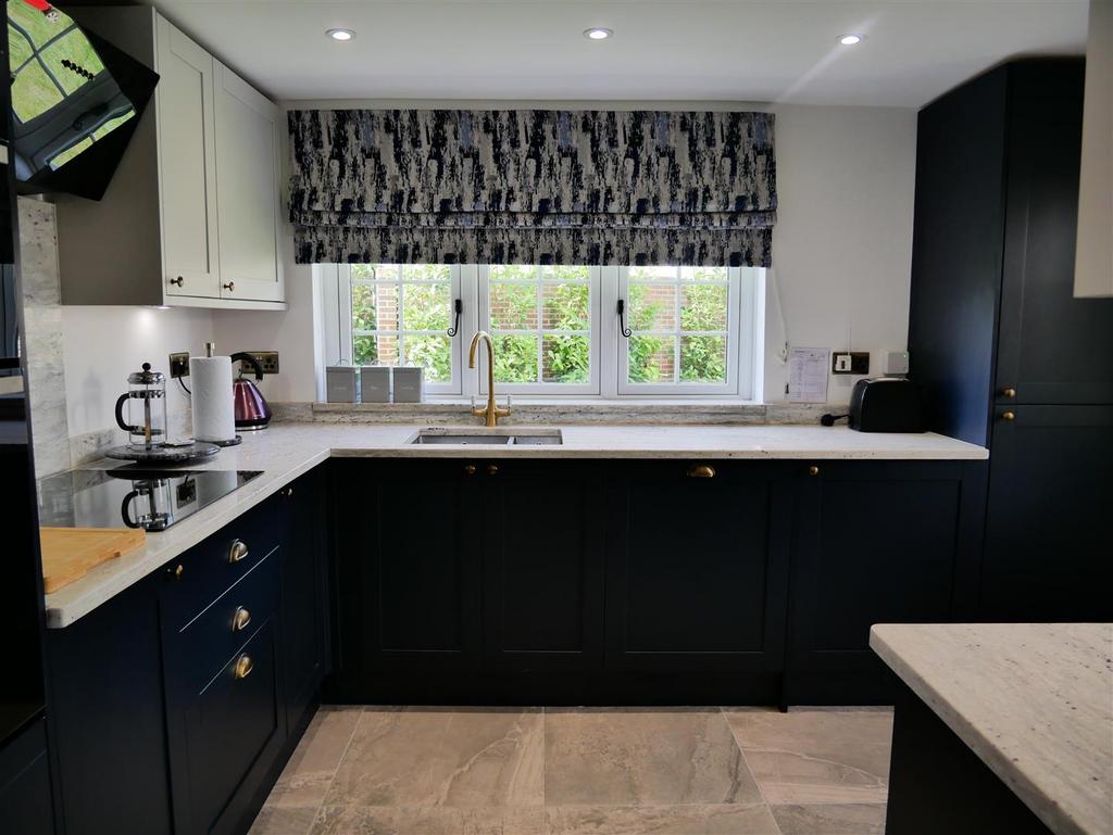 Fitted kitchen