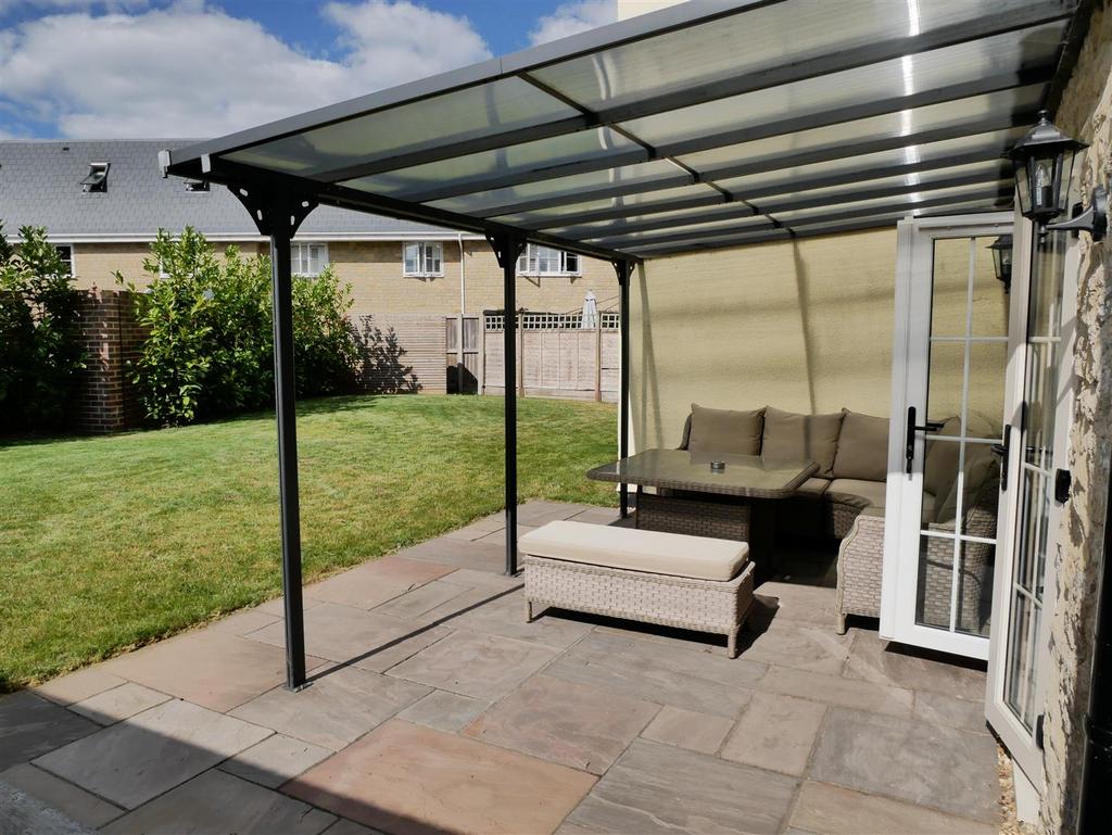 Rear enclosed garden