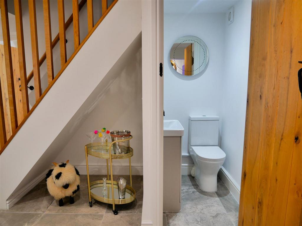 Guest cloakroom