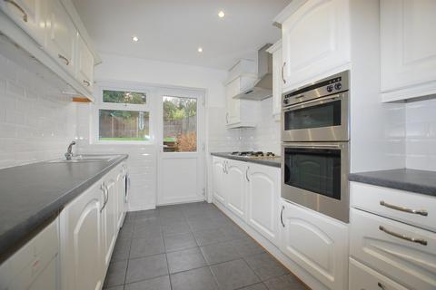 4 bedroom semi-detached house to rent, Ravensbourne Avenue, BROMLEY, BR2