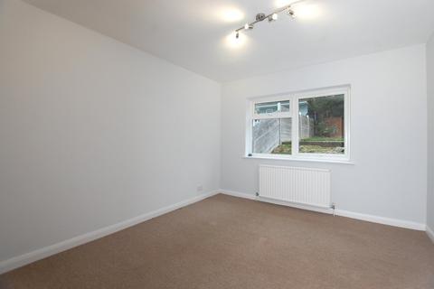 4 bedroom semi-detached house to rent, Ravensbourne Avenue, BROMLEY, BR2