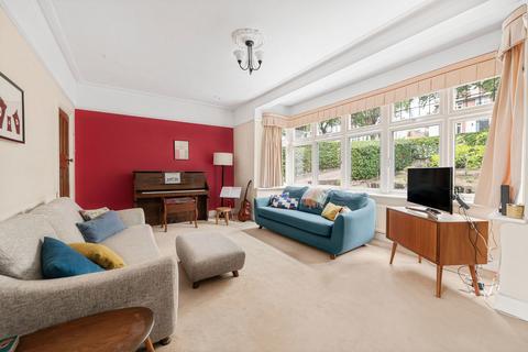 15 The Drive, Coulsdon, CR5 2BL