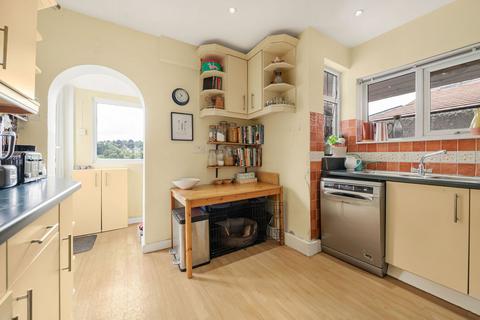 15 The Drive, Coulsdon, CR5 2BL