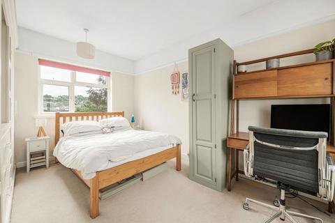 15 The Drive, Coulsdon, CR5 2BL