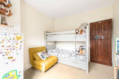 15 The Drive, Coulsdon, CR5 2BL