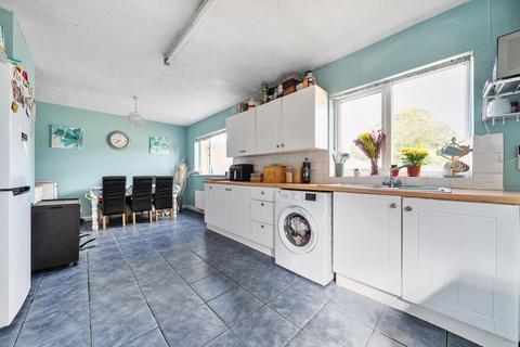 undefined, Castle View, Walcott, Lincoln, Lincolnshire, LN4