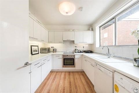 3 bedroom property to rent, Avenue Road, St John's Wood, London, NW8