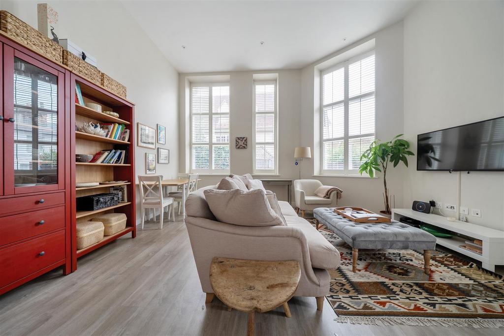 Living/Dining Area