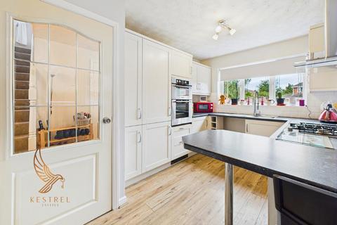 4 bedroom detached house for sale, Spring Close, Kinsley WF9