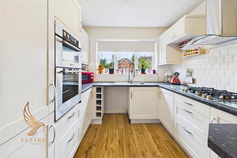 4 bedroom detached house for sale, Spring Close, Kinsley WF9