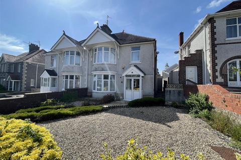 Harries Avenue, Llanelli