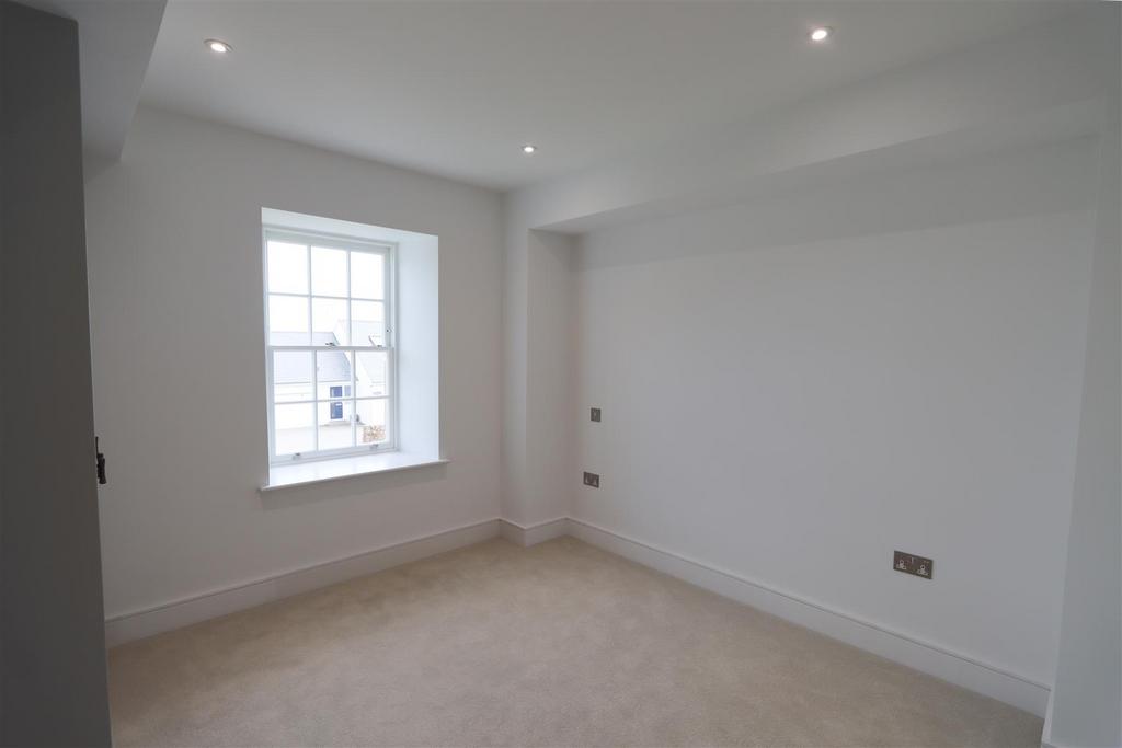 Master bed edit 1.jpg