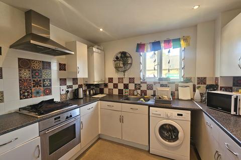 2 bedroom flat for sale, Balfour Close, Queens Park, NN2 6LL