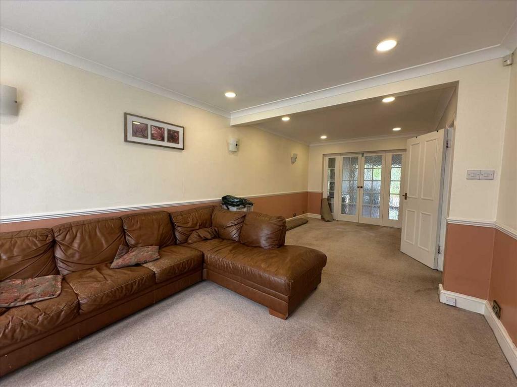 Through Lounge