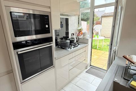 47 Adelaide Road, Reading, RG6 1PE