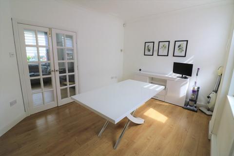 2 bedroom terraced house for sale, Livingstone Road, Cheshire CH65