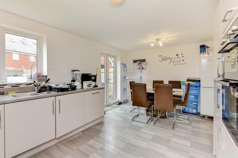 4 bedroom detached house for sale, Gladiolus Grove, Worthing