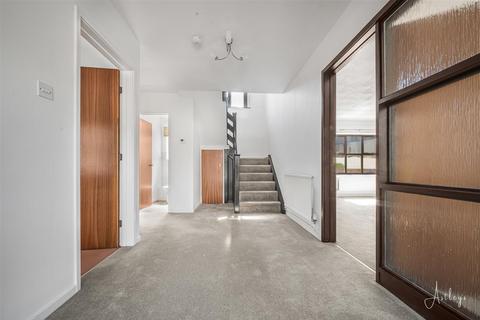4 bedroom detached house for sale, Llwynderw Close, West Cross, Swansea