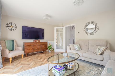 15 Finch Road, Attleborough, NR17 1GL