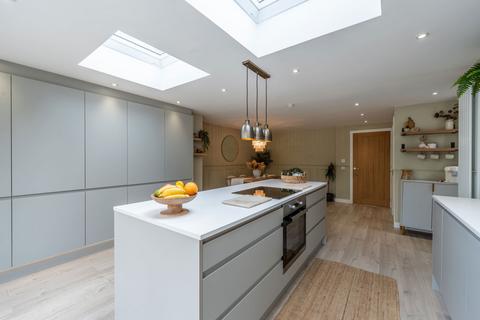 102 Duddingston Drive, Kirkcaldy, KY2 6JS