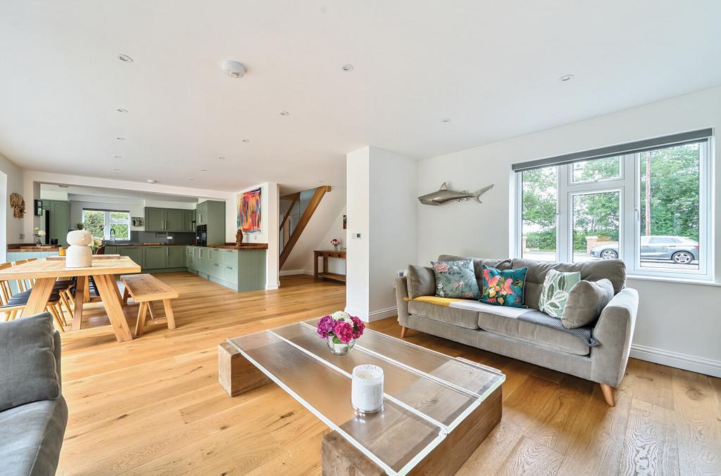 Kitchen / Reception