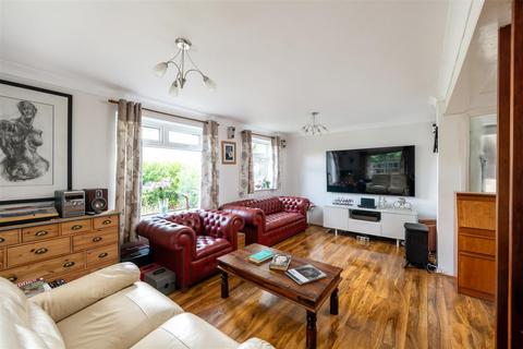 undefined, Charm Close, Horley