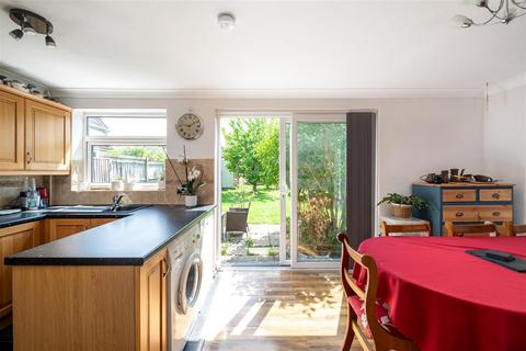 undefined, Charm Close, Horley