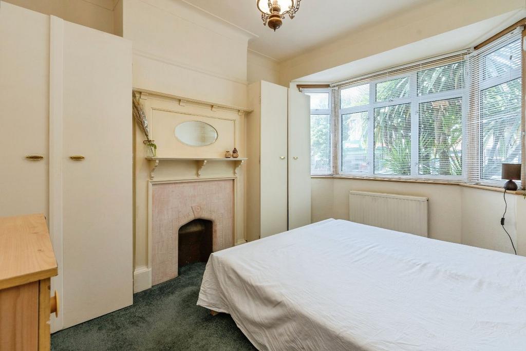 Bedroom, fireplace