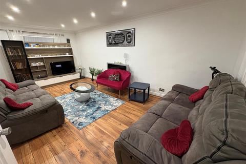 3 bedroom detached house for sale, Dalecroft Rise, Allerton, Bradford