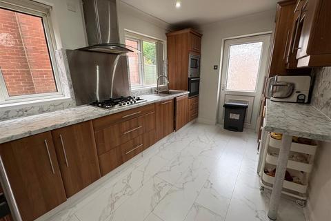 3 bedroom detached house for sale, Dalecroft Rise, Allerton, Bradford