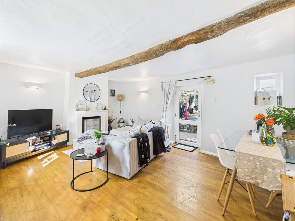 Sitting/Dining Room