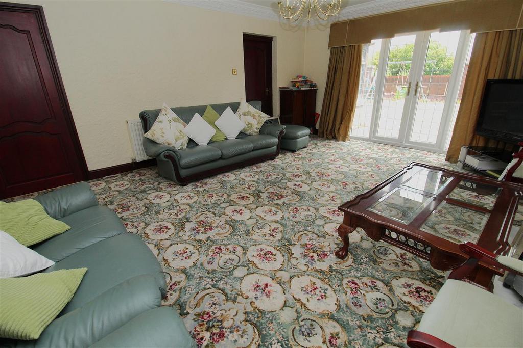 Lounge1.JPG