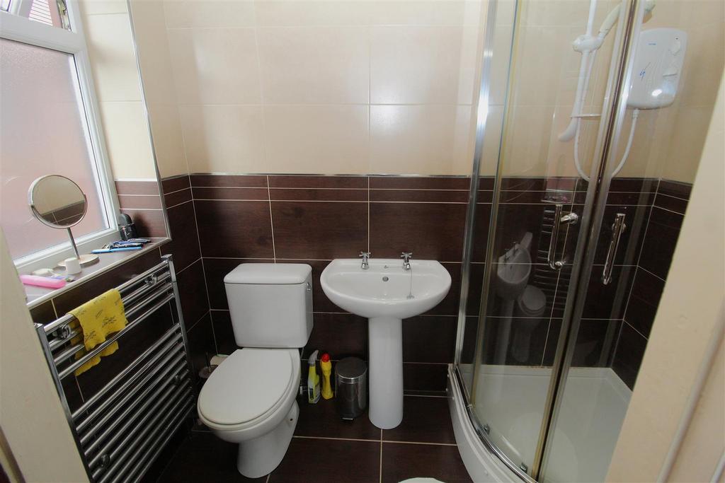 Ensuite.JPG