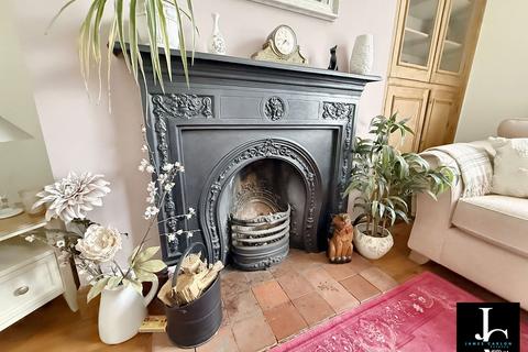 3 bedroom terraced house for sale, Church Street, Telford TF7