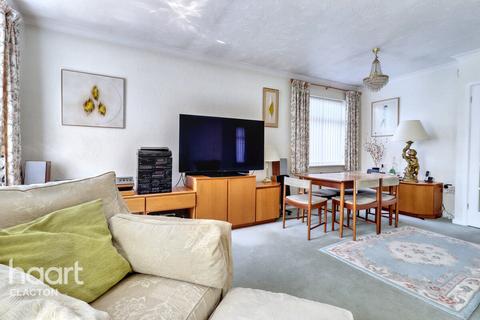 2 bedroom detached bungalow for sale, Wade Reach, Walton On The Naze