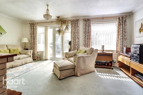 2 bedroom detached bungalow for sale, Wade Reach, Walton On The Naze