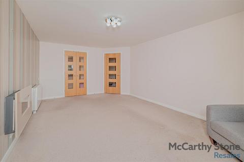 1 bedroom apartment for sale, Oakfield Court, Crofts Bank Road, Urmston, Manchester, M41 0AA
