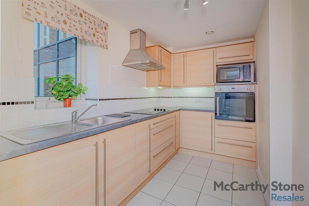 8657492-interior03.jpg