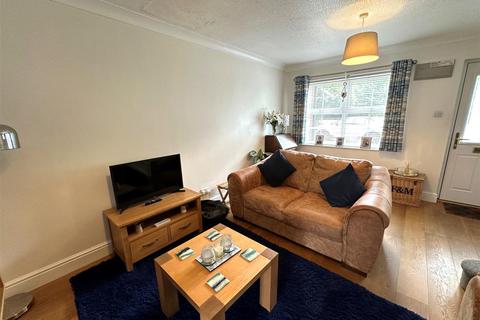 2 bedroom terraced house to rent, Browning Road, Fleet