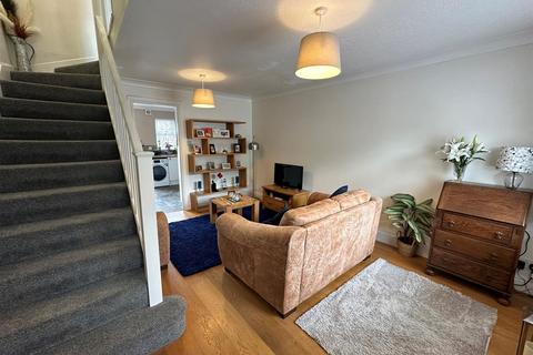 2 bedroom terraced house to rent, Browning Road, Fleet