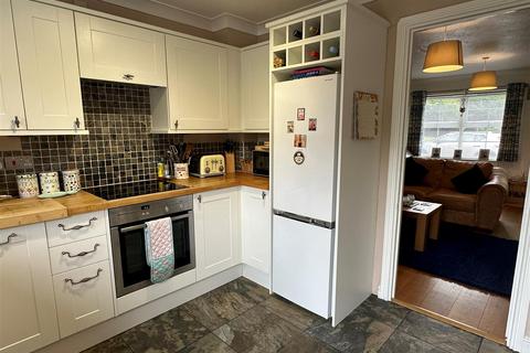 2 bedroom terraced house to rent, Browning Road, Fleet