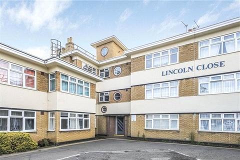 Lincoln Close, London