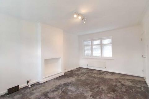 16 Lincoln Close, London, SE25 5ET