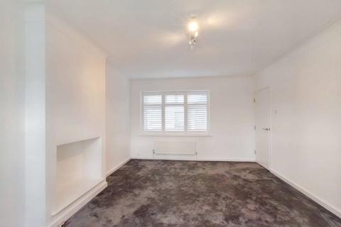16 Lincoln Close, London, SE25 5ET