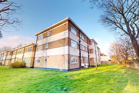 16 Lincoln Close, London, SE25 5ET