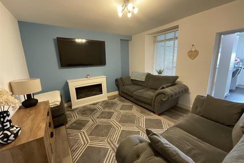 32 Brynamman Road, Lower Brynamman, Ammanford, SA18 1TP