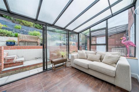 1 Manor Crest, Ford, Shrewsbury, SY5 9NZ
