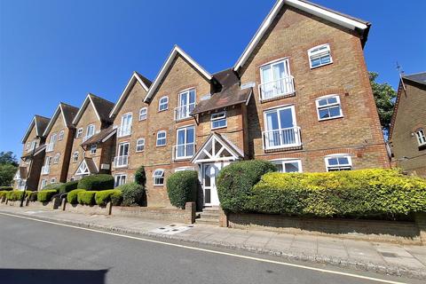River Road, Littlehampton