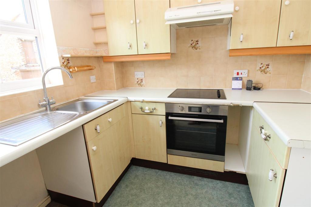 Kitchen 2.JPG