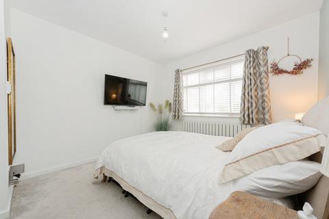 9 Tranmere Road, Twickenham, TW2 7JF